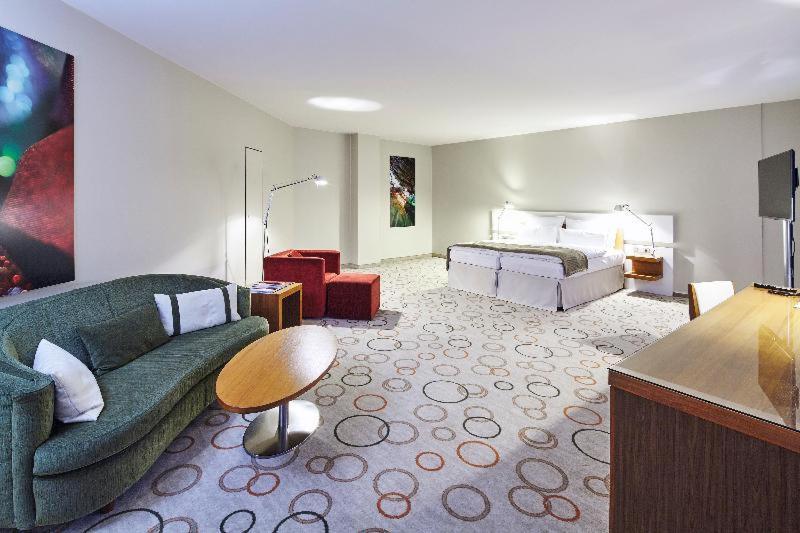 Clayton Hotel Dusseldorf City Centre Room photo
